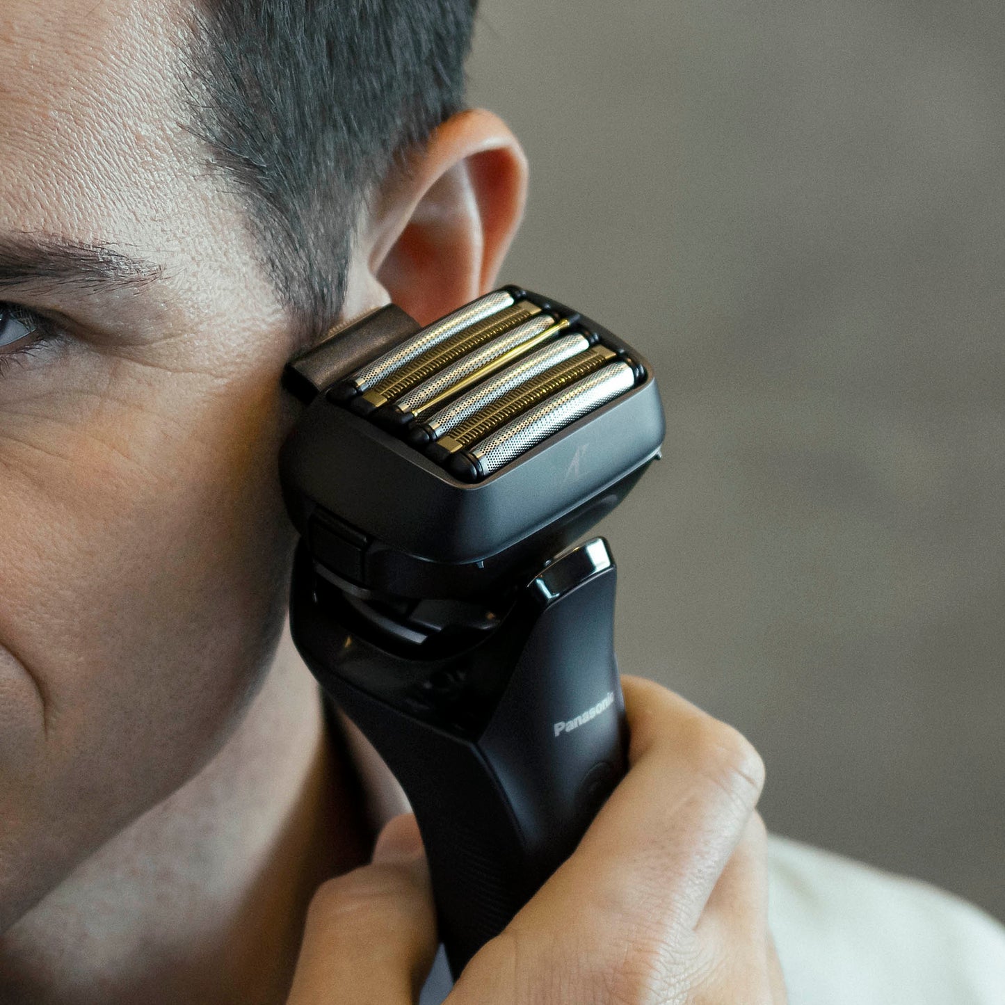ARC6 Luxury 6-Blade Men's Electric Shaver